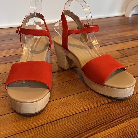 LOFT Clogs - Picture 3 of 10